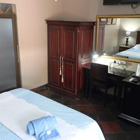 Royal Game Guest House Пхалаборва Экстерьер фото