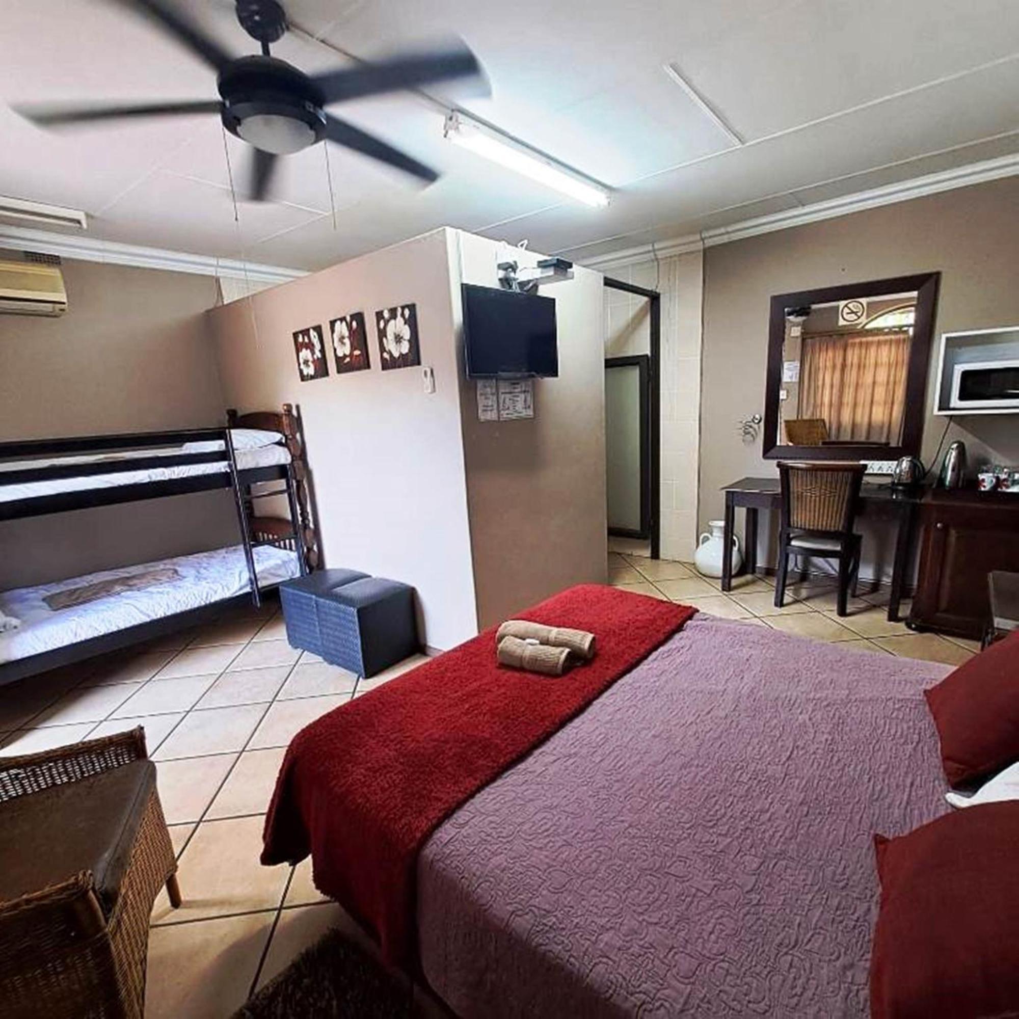 Royal Game Guest House Пхалаборва Экстерьер фото