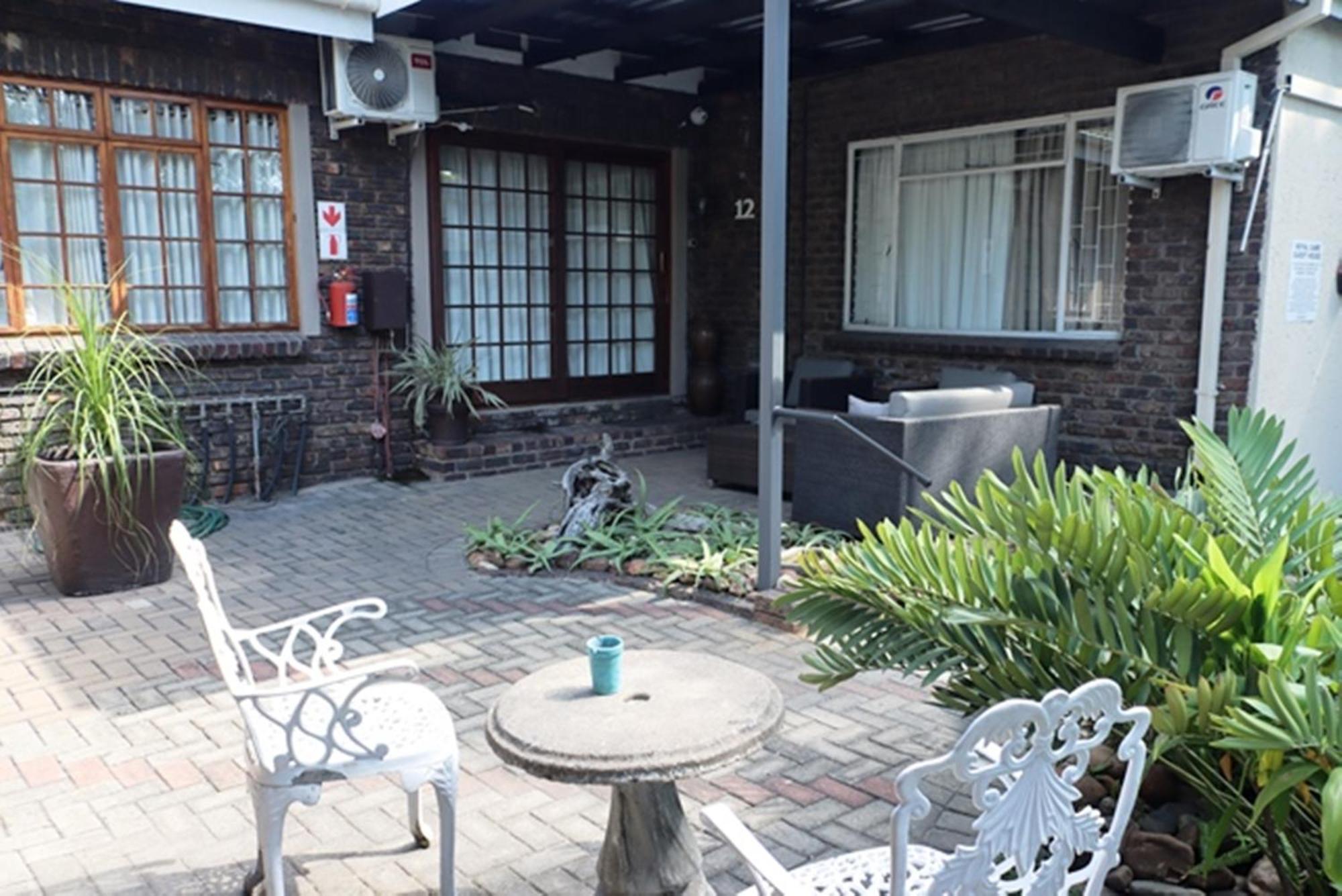 Royal Game Guest House Пхалаборва Экстерьер фото