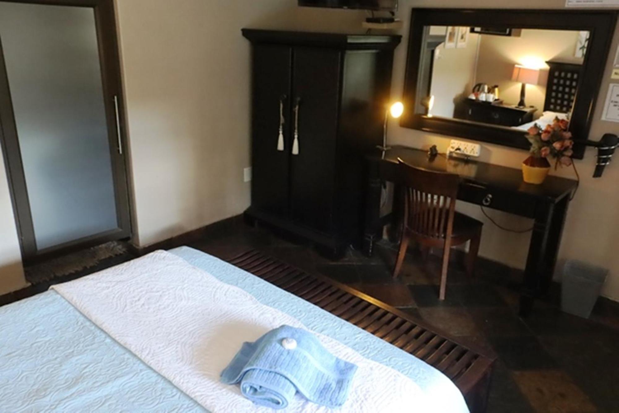 Royal Game Guest House Пхалаборва Экстерьер фото