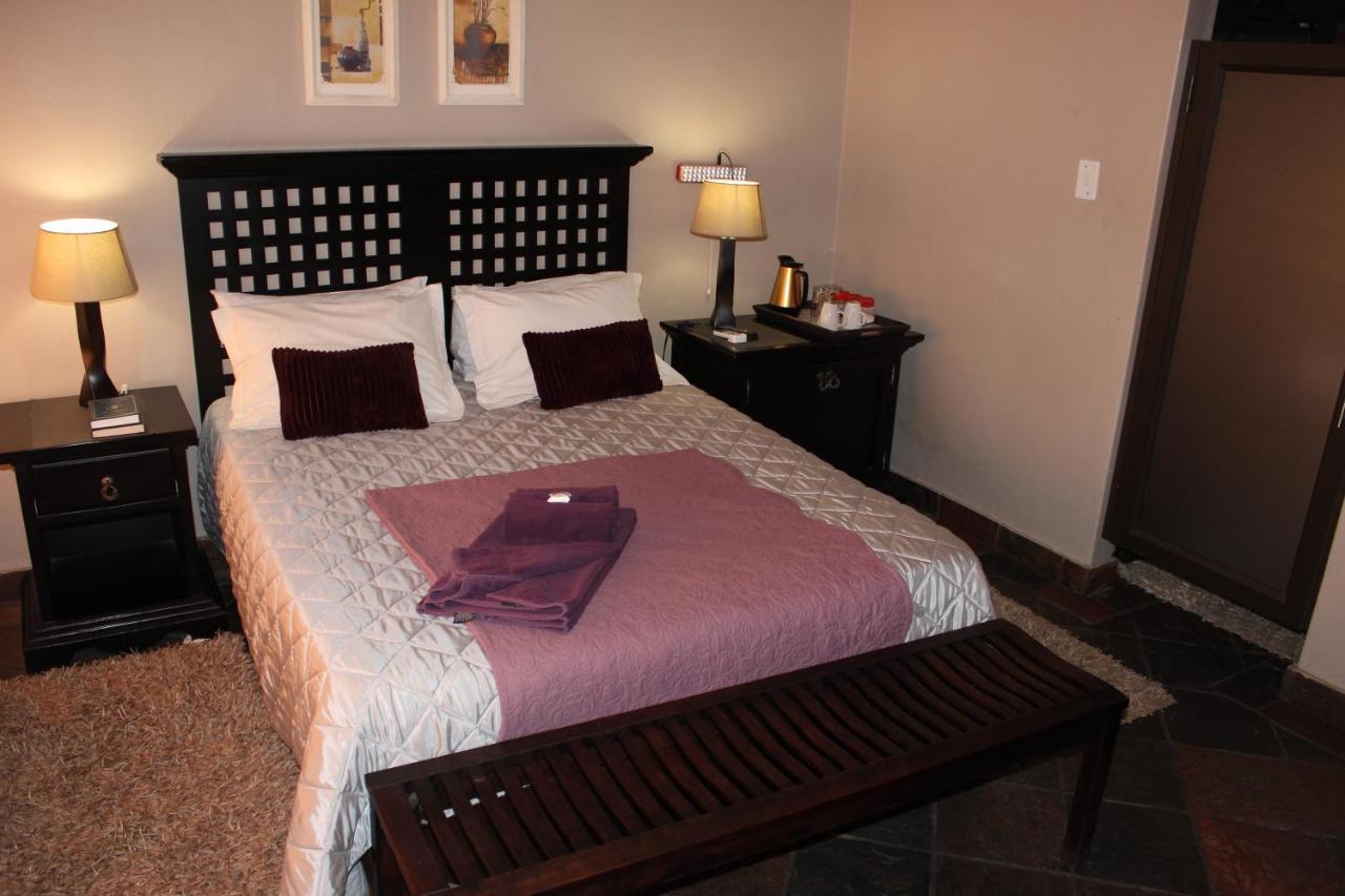 Royal Game Guest House Пхалаборва Экстерьер фото